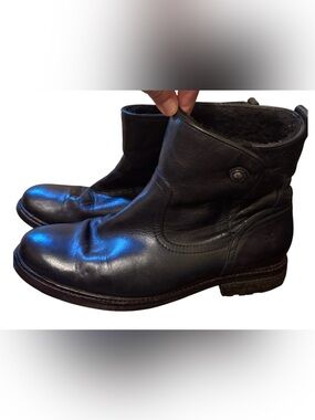 Frye Mara Short Button Black Fur Lined Leather Boots sz. 8.5